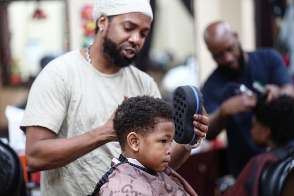 Denny Moe's Superstar Barbershop gallery image 1