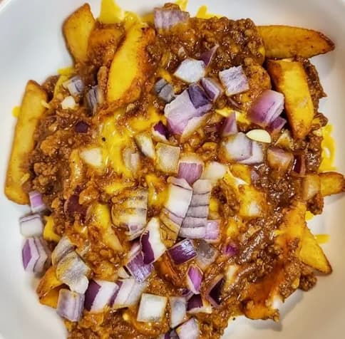 BEEF CHILI FRIES