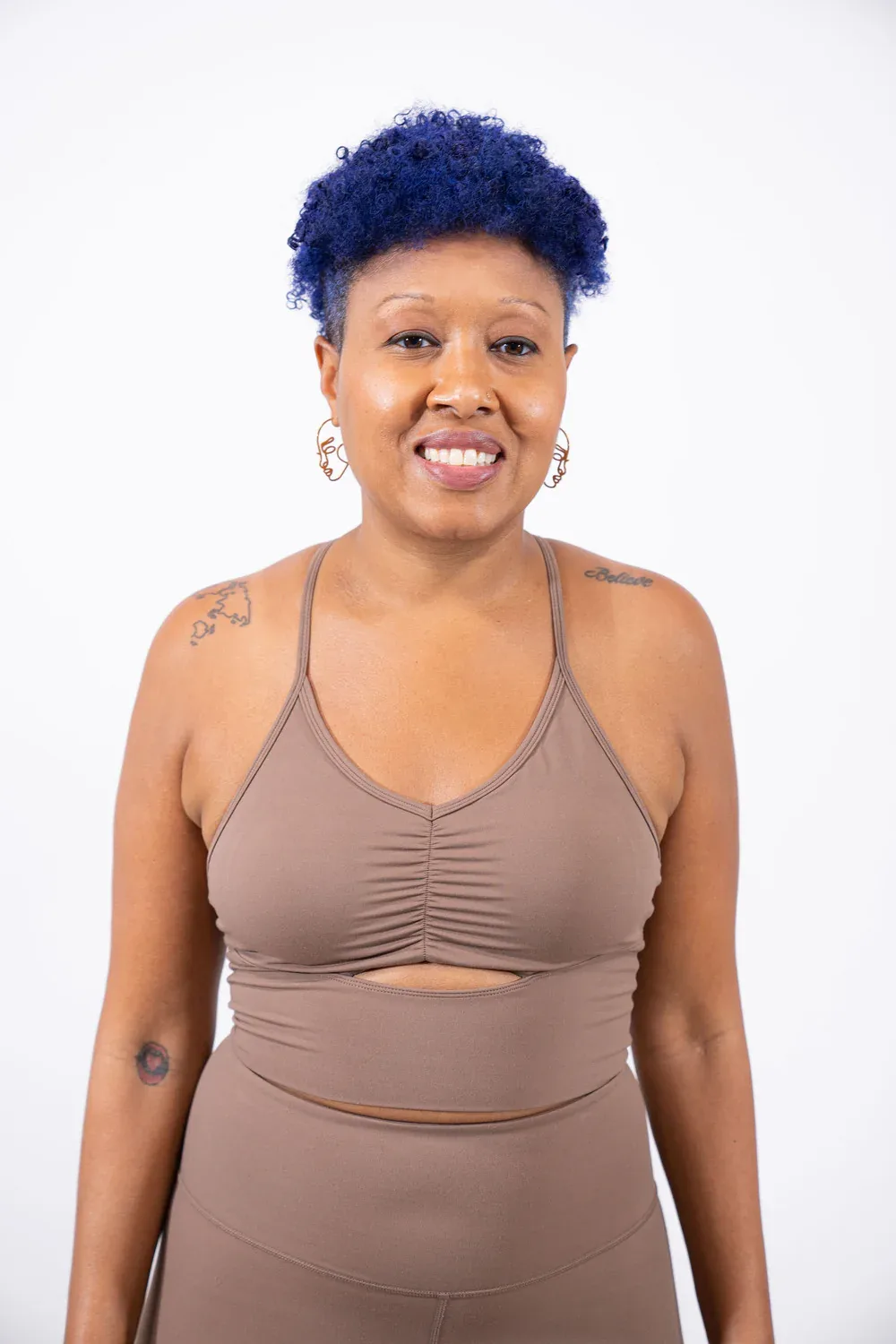 Fashionista Yogi "Mona" Shirred & Cut-out Midi Sports Bra