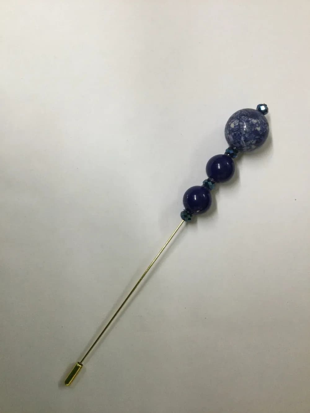 HP540 Navy blue beaded hat pin