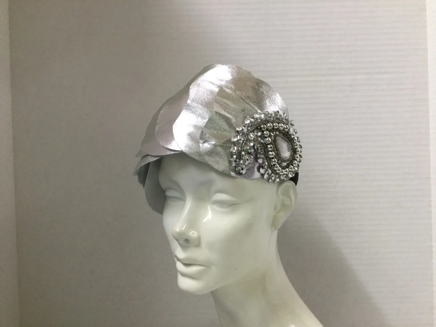 FS601 Silver Flower Petal Fascinator