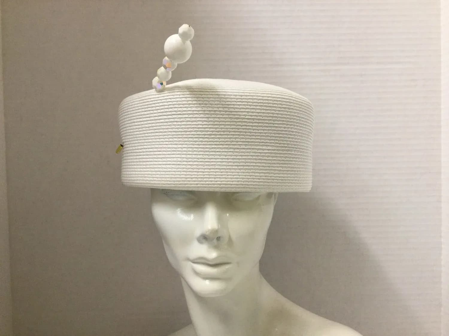 CH701 White Straw pillbox hat